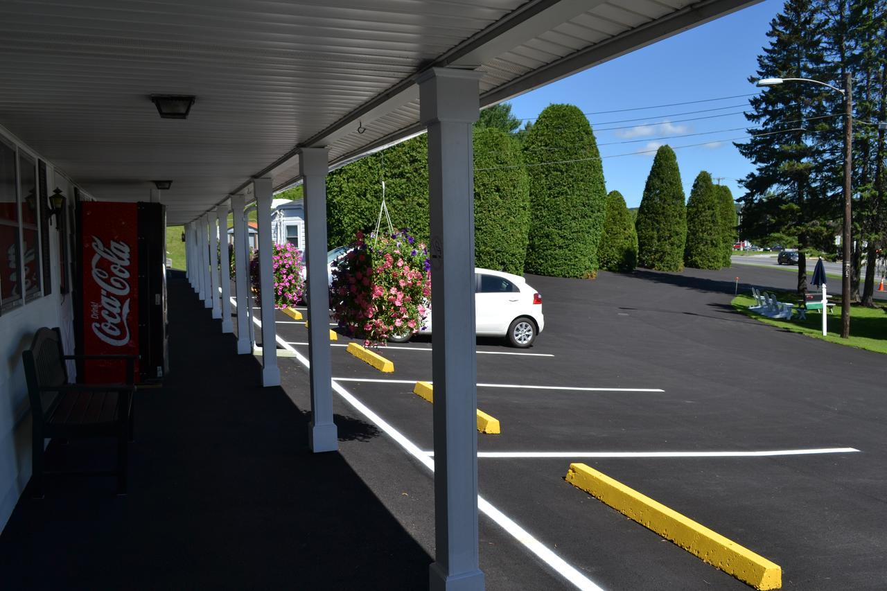 Twin City Motel Barre Extérieur photo